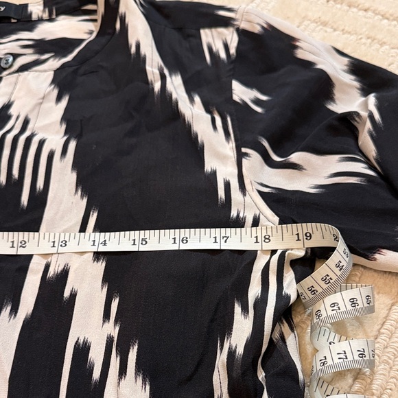Theory Black and White Patterned Blouse - Picture 9 of 10